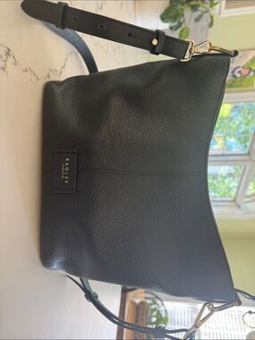 RADLEY LONDON Black Pebbled Leather Shoulder Bag with Gold Hardware